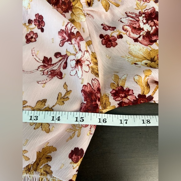 Express Floral Print Puff Sleeve Top and Cropped Bodycon Set - Picture 9 of 16